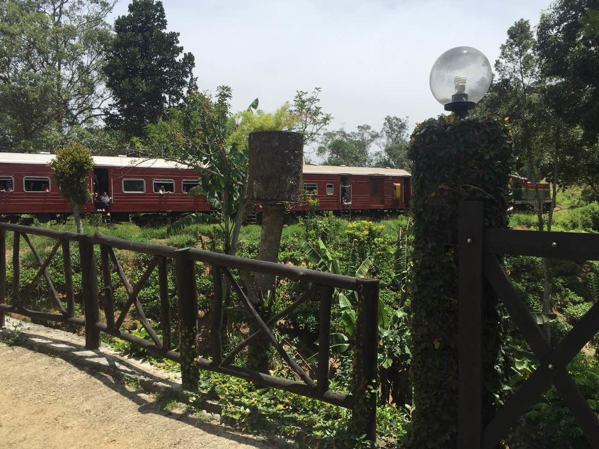 فندق Train View Chalet باندارافيلا المظهر الخارجي الصورة